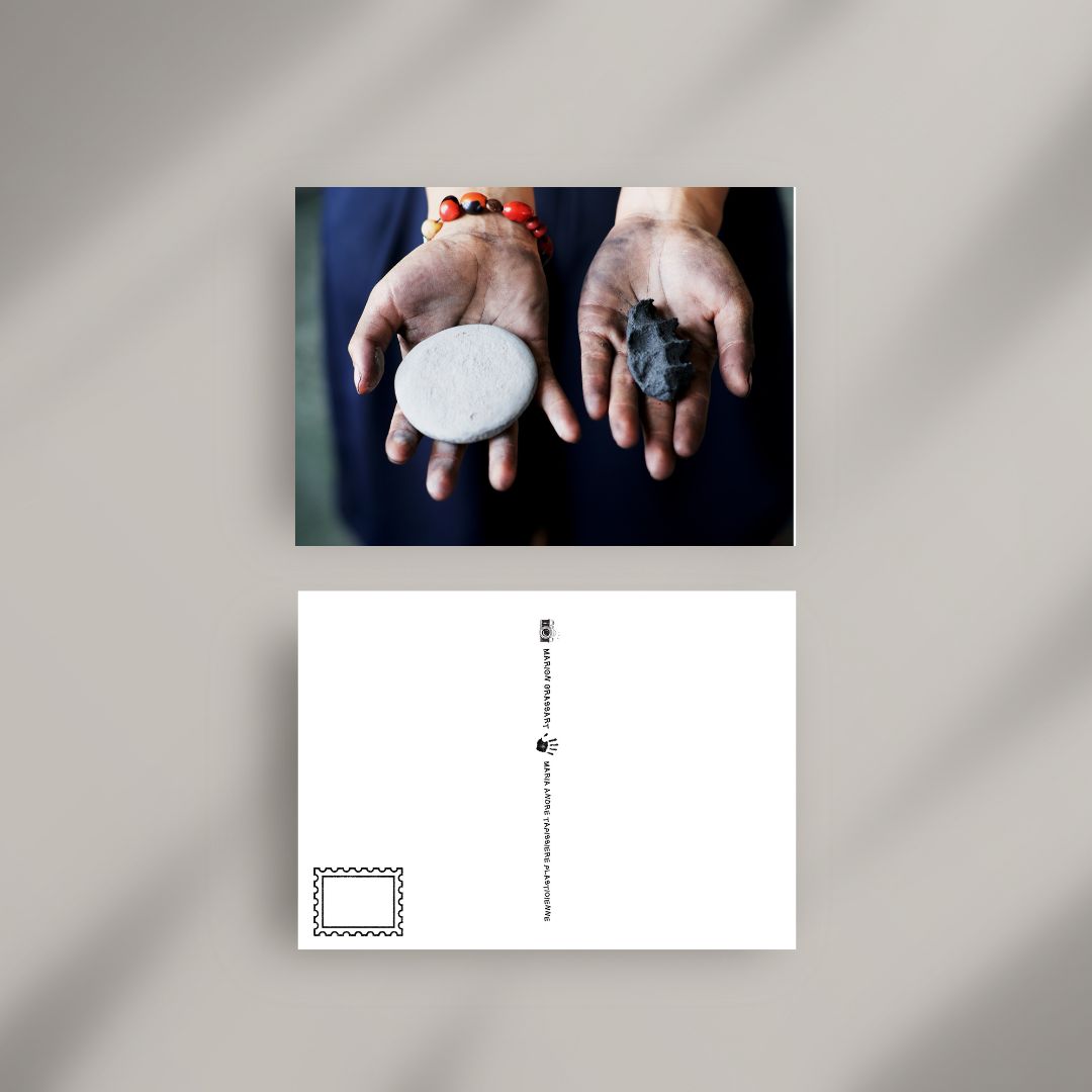 Carte Postale MAINS "PLASTICIENNE"
