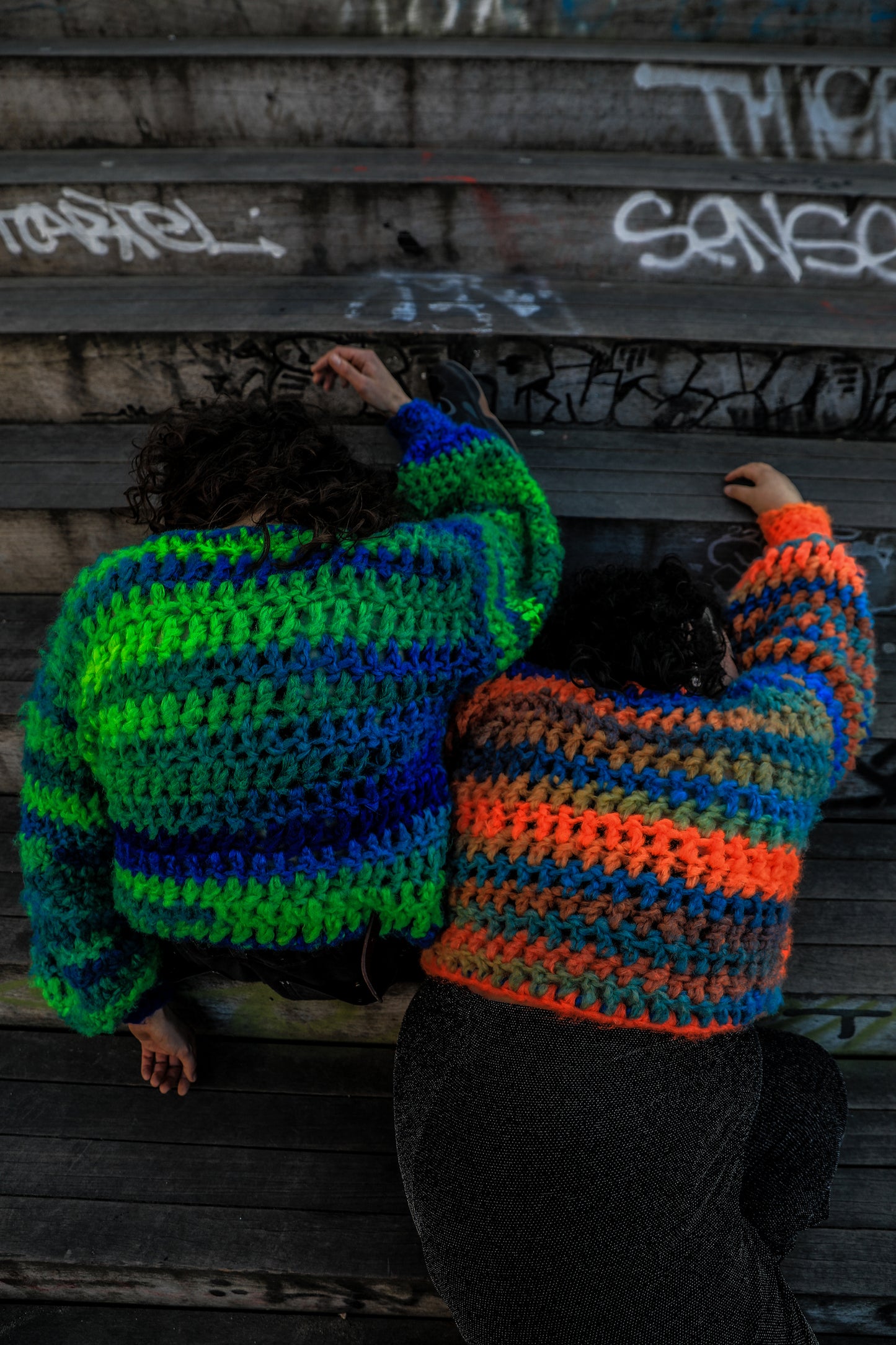 Pull orange & bleu