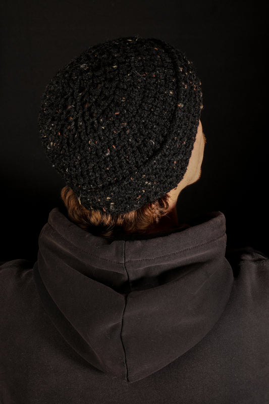 Bonnet noir moucheté