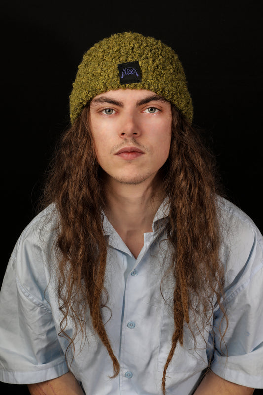 Bonnet vert kaki bouclé